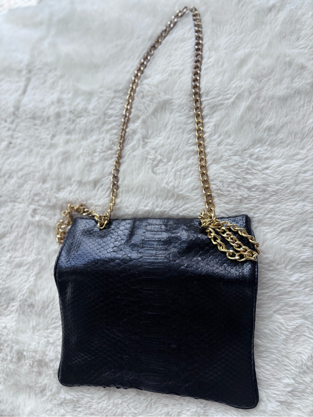 Black Python-Texture Chain Shoulder Bag - Picture 4 of 6